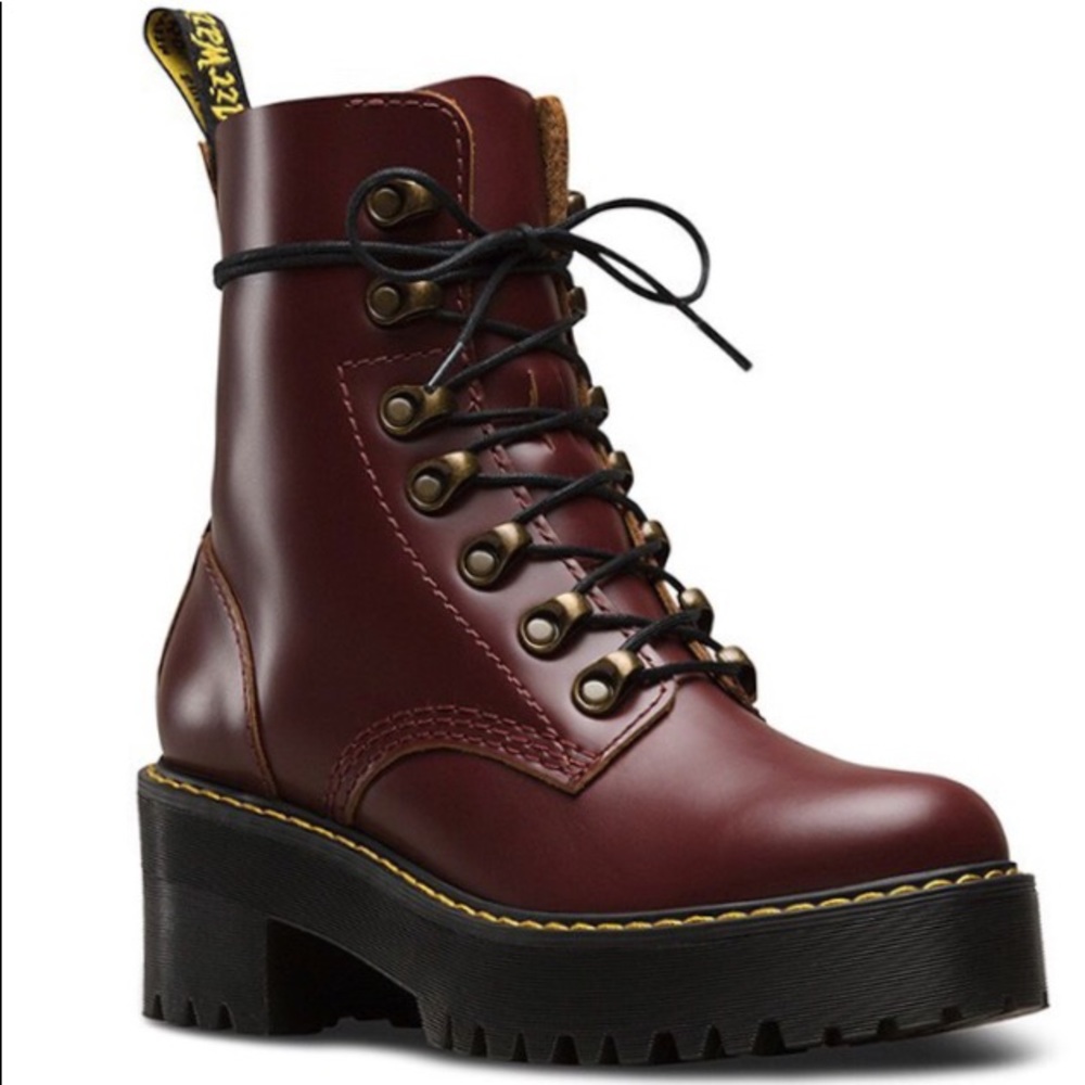 Leona Dr Marten red